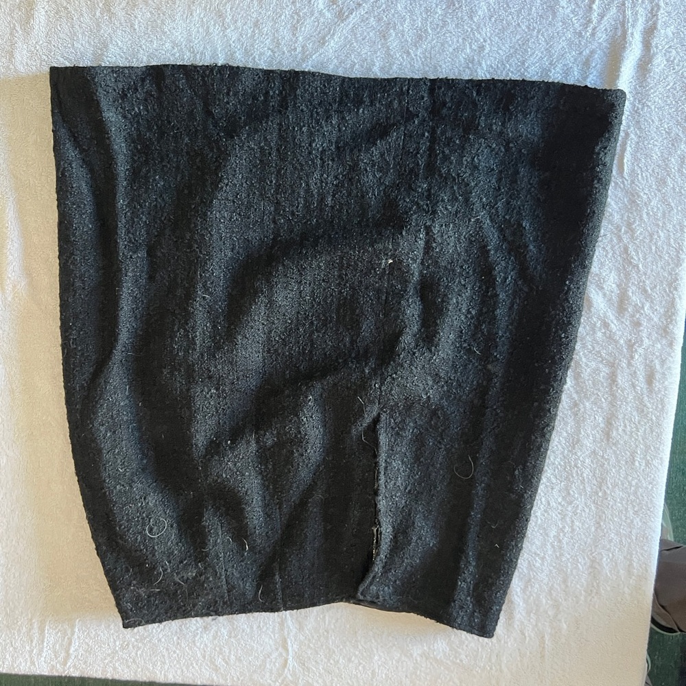 Black basic skirt